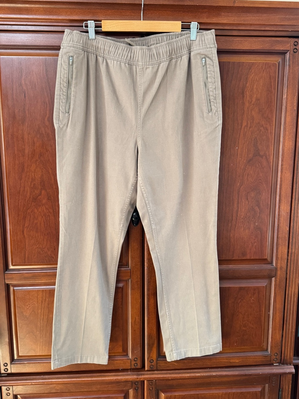 Eddie Bauer Casual Elastic-Waist Pants in Taupe